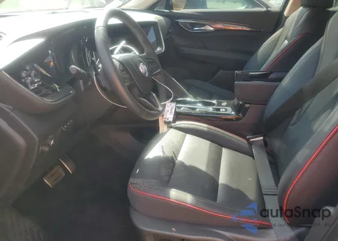 2023 Buick Envision Essence z USA, uszkodzony, nr VIN LRBFZPR42PD189895